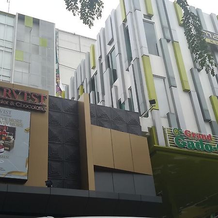 Maxonehotels.Com At Kramat Jakarta Exterior foto