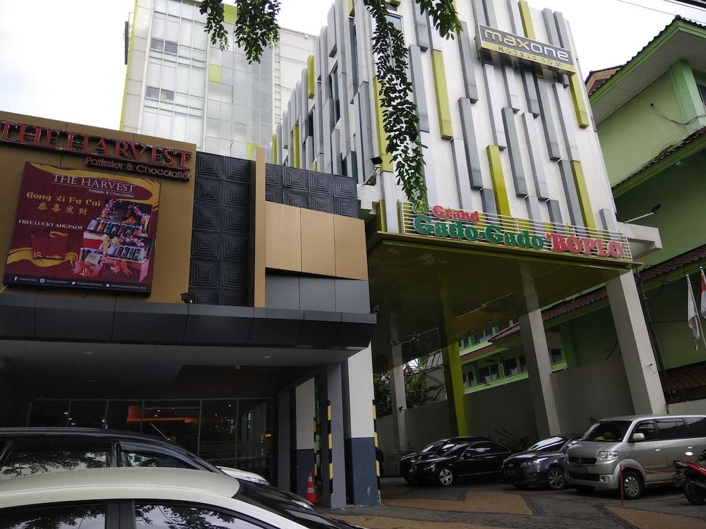 Maxonehotels.Com At Kramat Jakarta Exterior foto