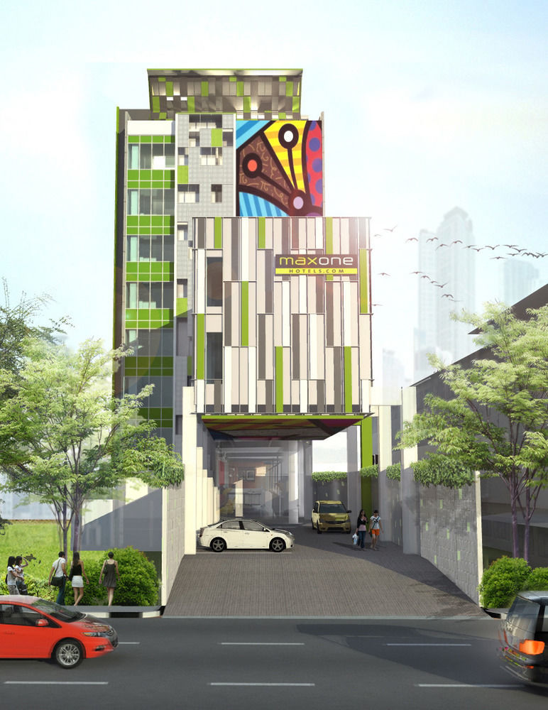 Maxonehotels.Com At Kramat Jakarta Exterior foto